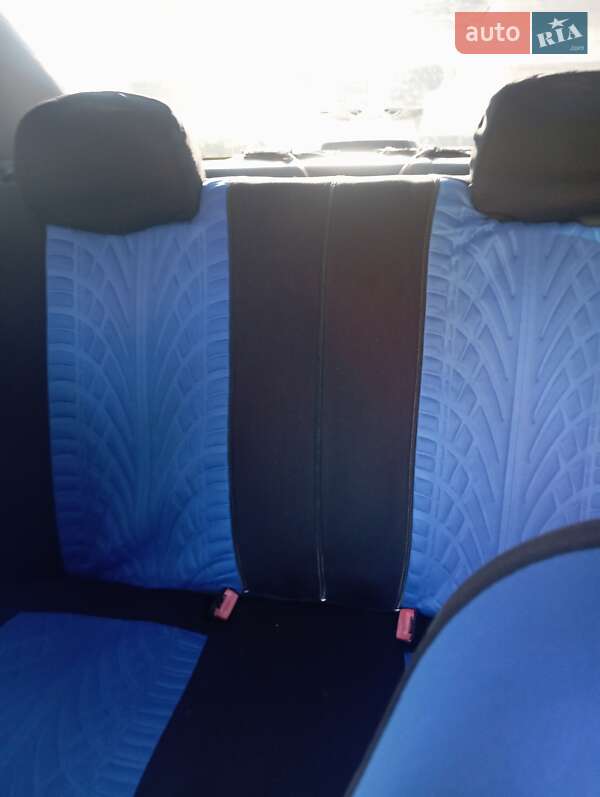 Седан Audi A4 1999 в Турбовом фото 15 Седан Audi A4 1999 в Турбовом