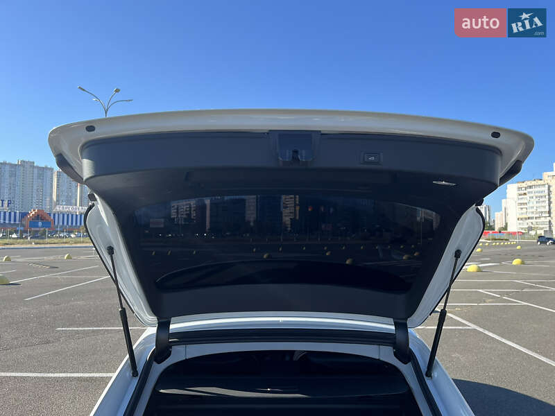 Универсал Audi A4 2018 в Киеве фото 12 Универсал Audi A4 2018 в Киеве