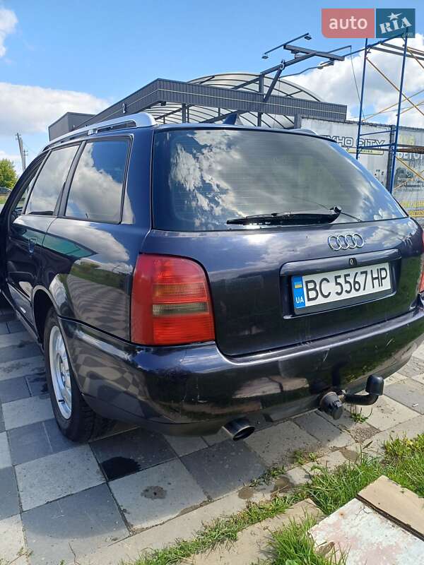 Универсал Audi A4 1998 в Самборе