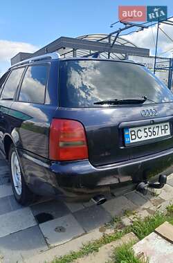 Універсал Audi A4 1998 в 
