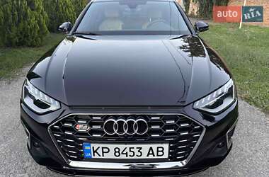 Седан Audi A4 2020 в 