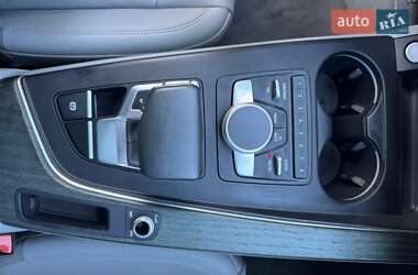 Седан Audi A4 2018 в 