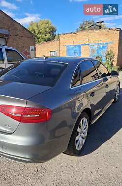 Седан Audi A4 2014 в 
