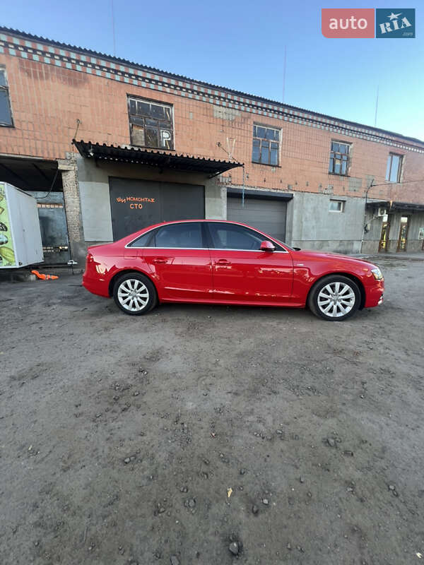 Седан Audi A4 2015 в Дубно