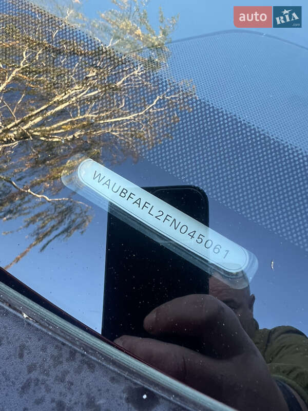 Седан Audi A4 2015 в Дубно