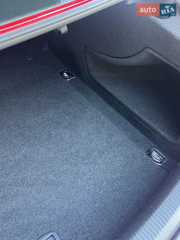 Седан Audi A4 2015 в Дубно