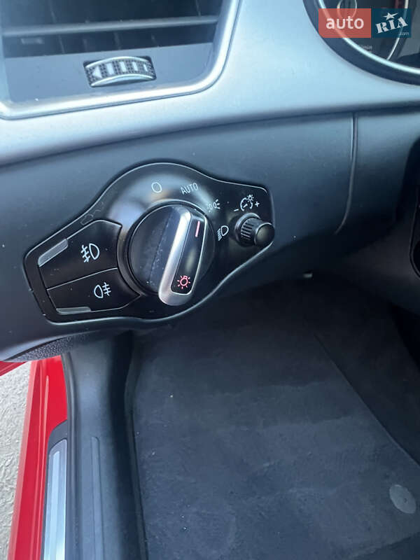 Седан Audi A4 2015 в Дубно