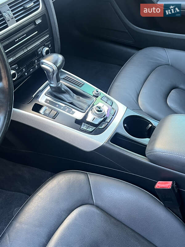 Седан Audi A4 2015 в Дубно