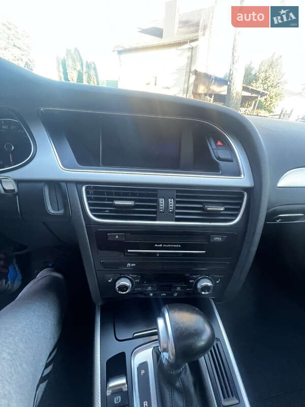 Седан Audi A4 2015 в Дубно