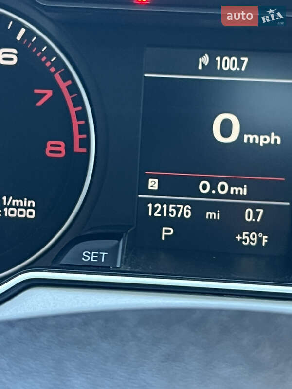 Седан Audi A4 2015 в Дубно