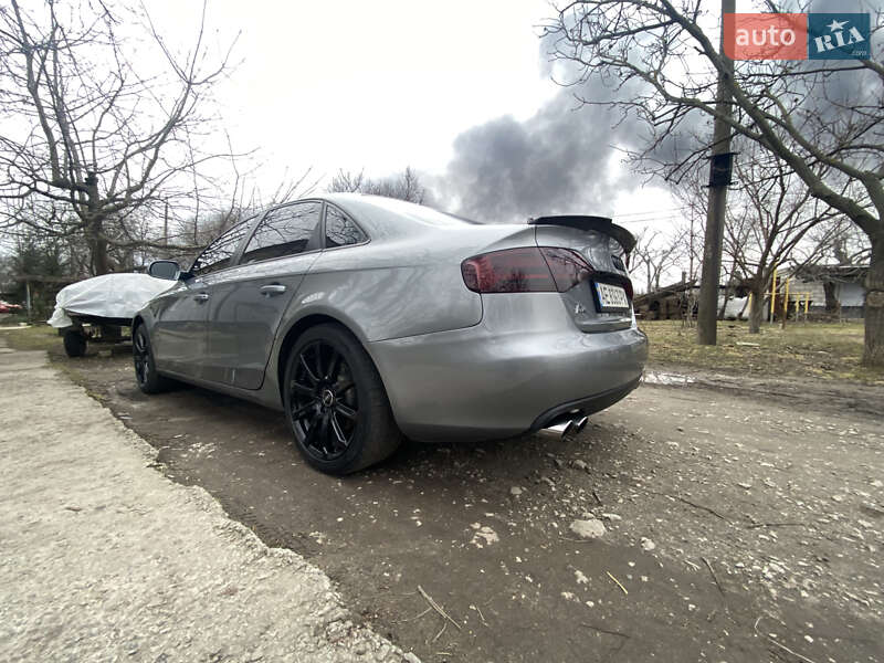 Седан Audi A4 2011 в Новомосковске