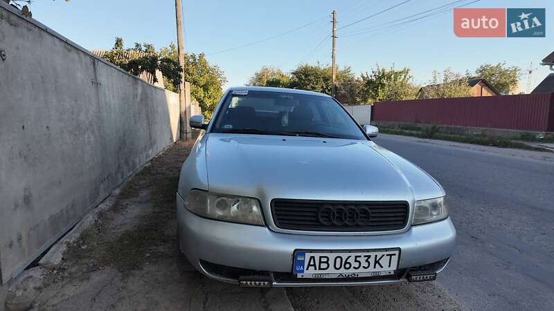 Седан Audi A4 1998 в Бару