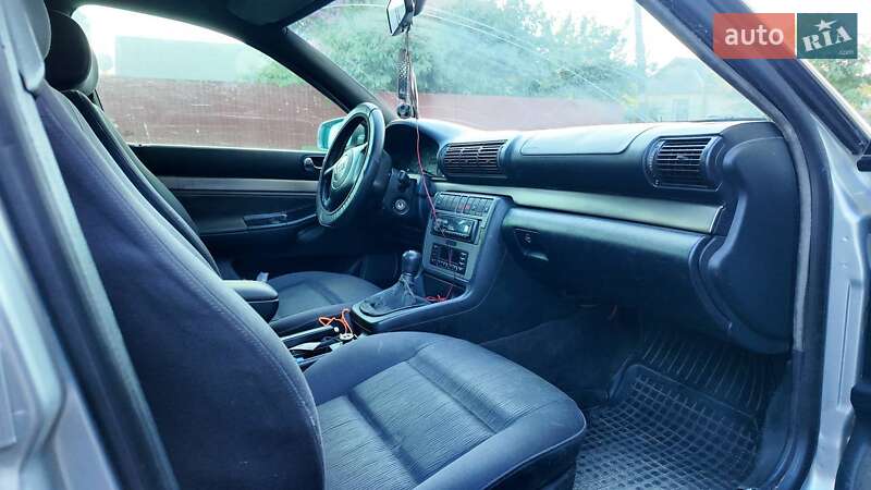 Седан Audi A4 1998 в Бару
