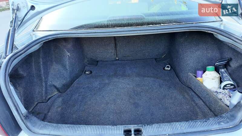 Седан Audi A4 1998 в Бару