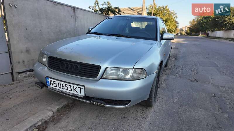 Седан Audi A4 1998 в 