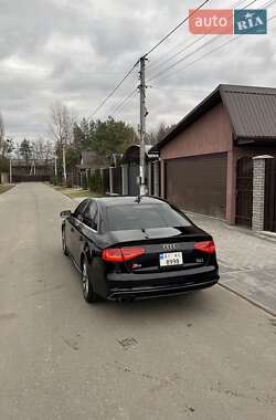 Седан Audi A4 2015 в 