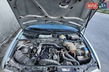 Седан Audi A4 1998 в 