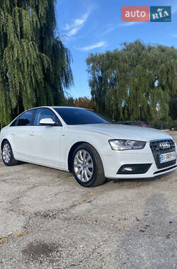 Седан Audi A4 2012 в 