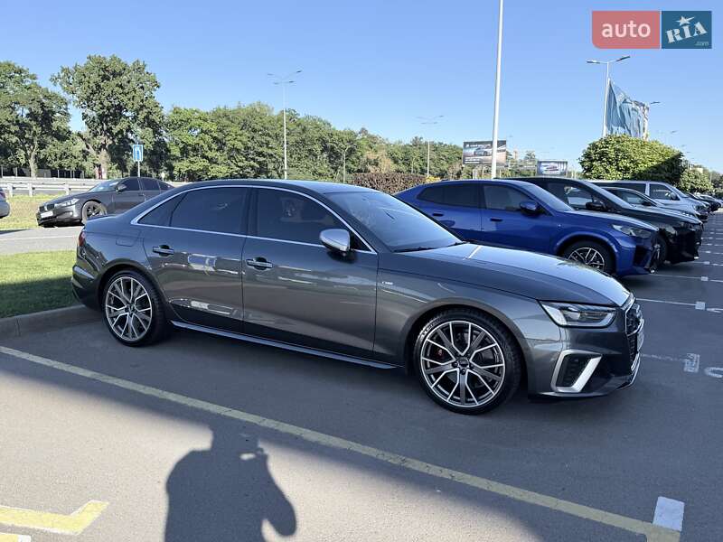 Седан Audi A4 2023 в Києві