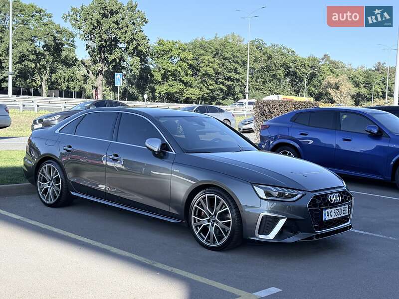 Седан Audi A4 2023 в Києві