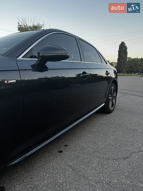 Audi A4 2016 VIN WAUENAF42HN007132 фото оголошення 12 з 77