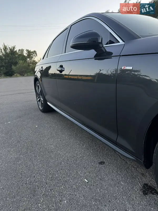 Audi A4 2016 VIN WAUENAF42HN007132 фото оголошення 13 з 77
