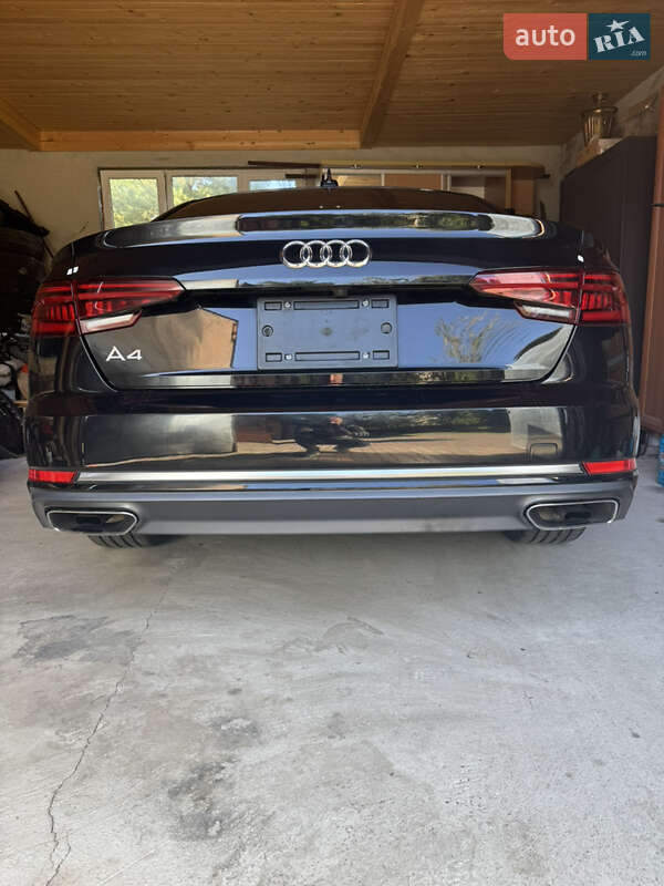 Седан Audi A4 2018 в Косове
