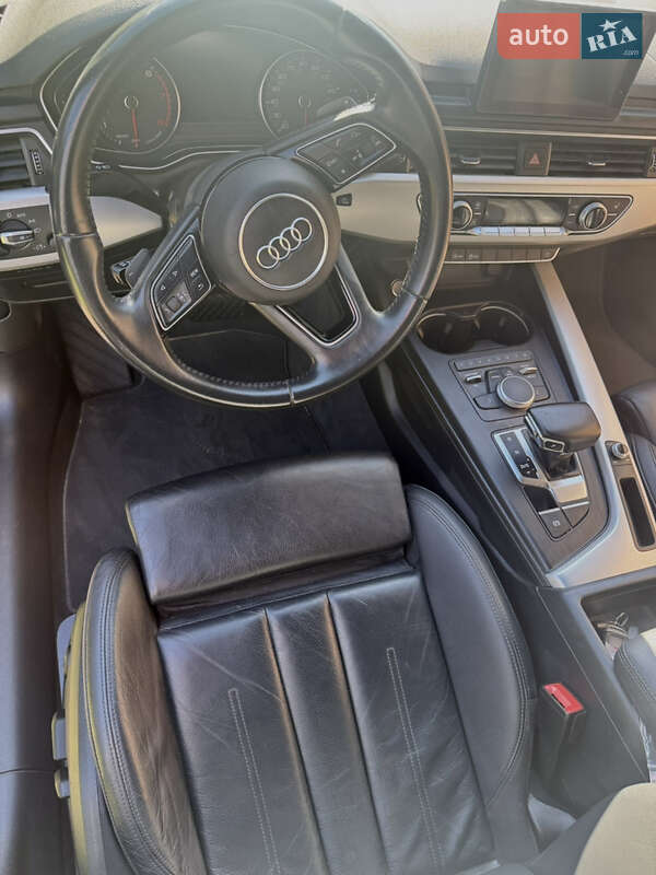 Седан Audi A4 2018 в Косове
