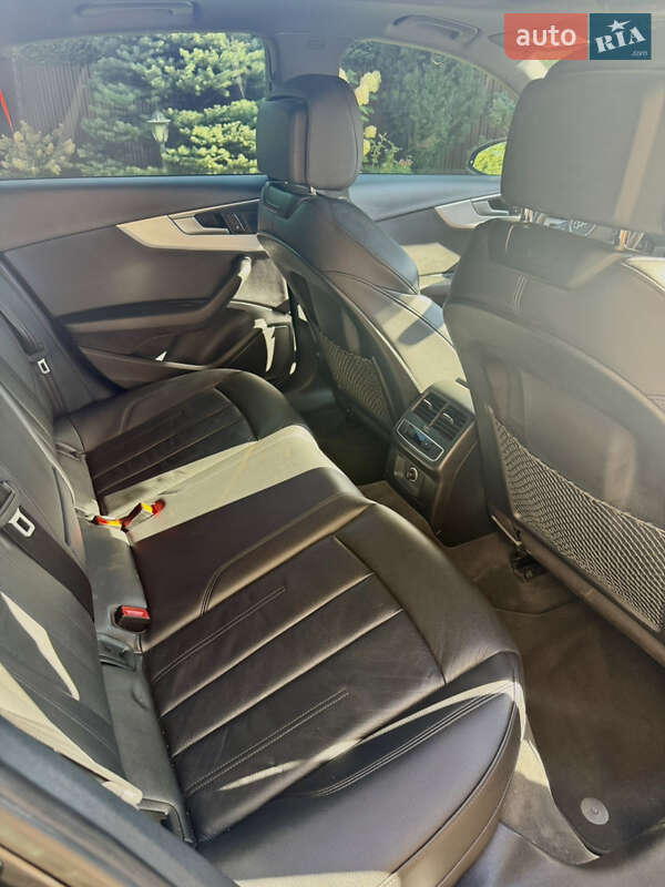 Седан Audi A4 2018 в Косове