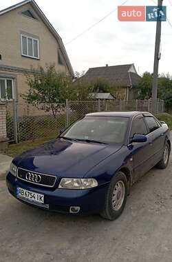 Седан Audi A4 2000 в Гнивани
