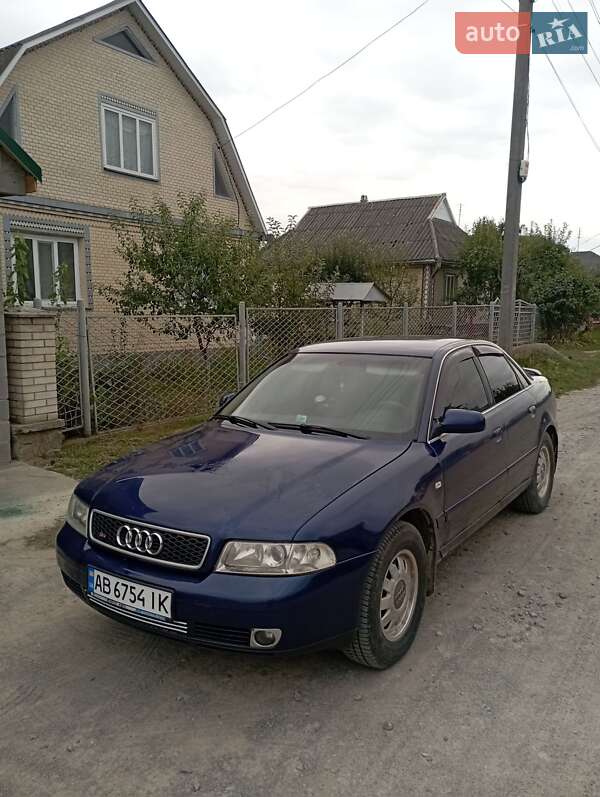 Седан Audi A4 2000 в Гнивани