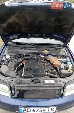 Седан Audi A4 2000 в Гнивани