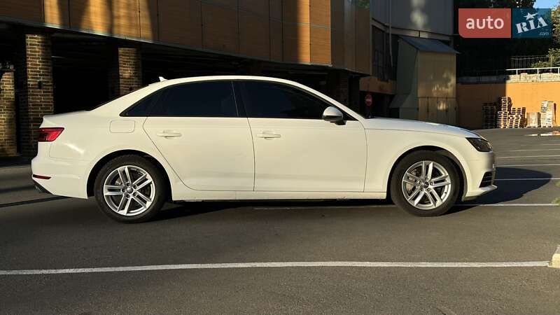 Седан Audi A4 2016 в Одессе