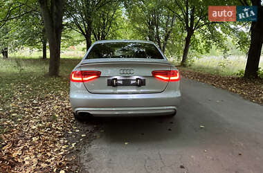 Седан Audi A4 2012 в 