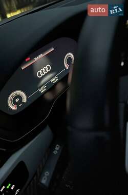 Седан Audi A4 2019 в 