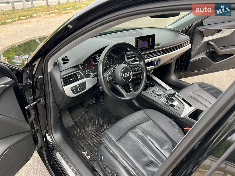 Седан Audi A4 2016 в Киеве