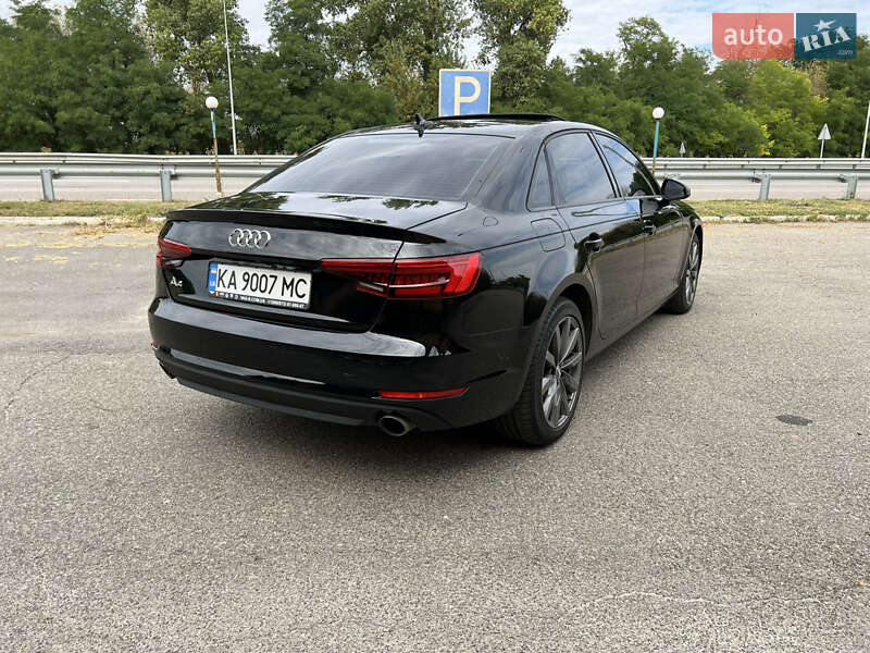 Седан Audi A4 2016 в Киеве