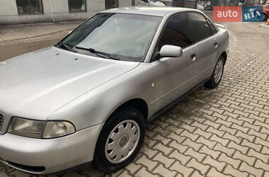 Седан Audi A4 1996 в 