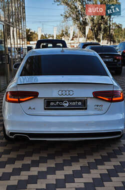 Седан Audi A4 2014 в 
