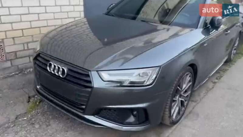 Седан Audi A4 2018 в 