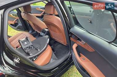 Седан Audi A4 2022 в 