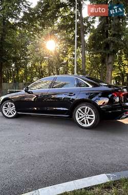 Седан Audi A4 2020 в 