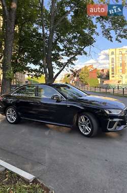 Седан Audi A4 2020 в 