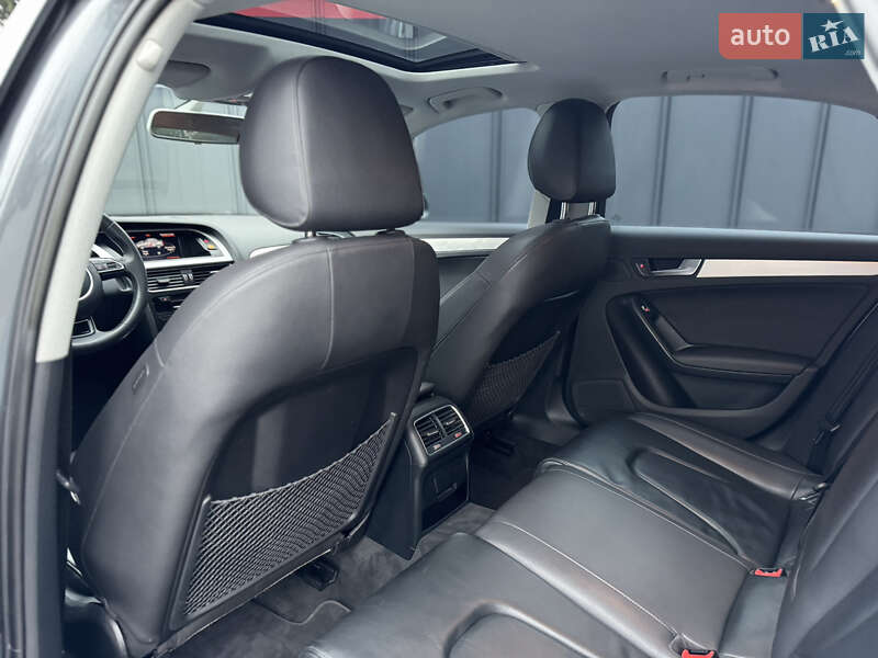 Седан Audi A4 2015 в Луцке