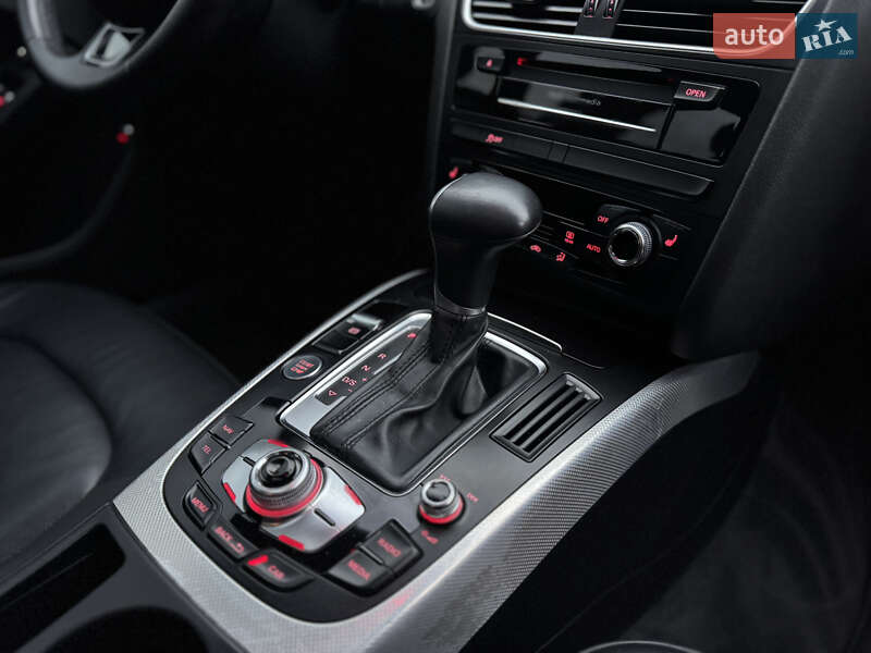 Седан Audi A4 2015 в Луцке