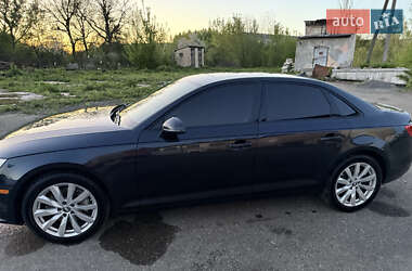 Седан Audi A4 2016 в 
