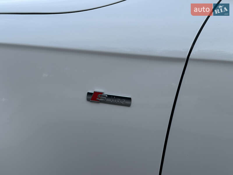 Седан Audi A4 2014 в Одесі