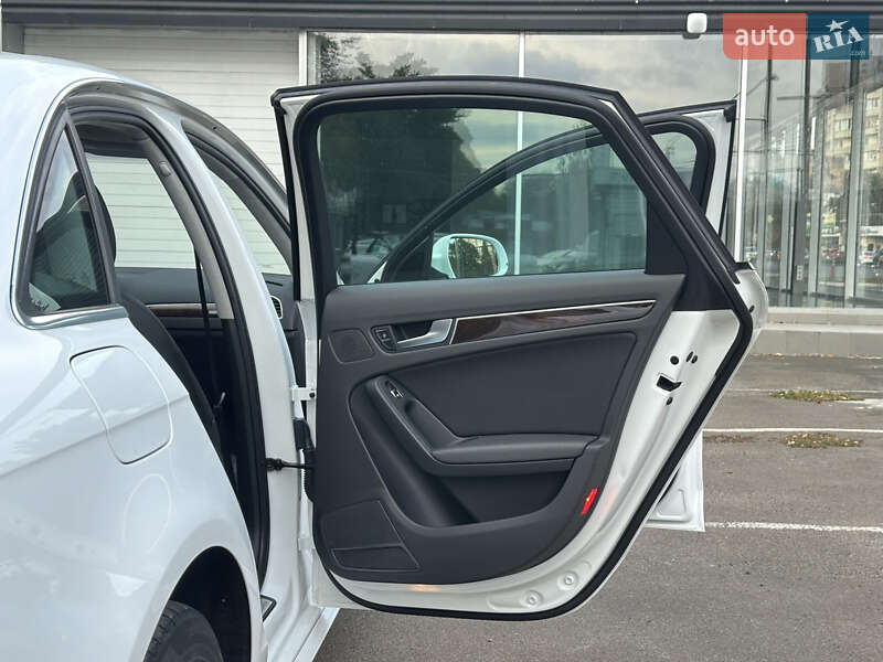 Седан Audi A4 2014 в Одесі