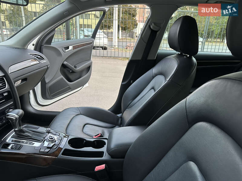 Седан Audi A4 2014 в Одесі