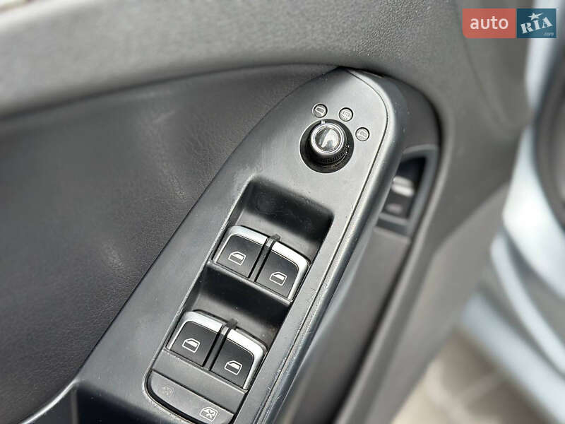 Седан Audi A4 2011 в Дніпрі